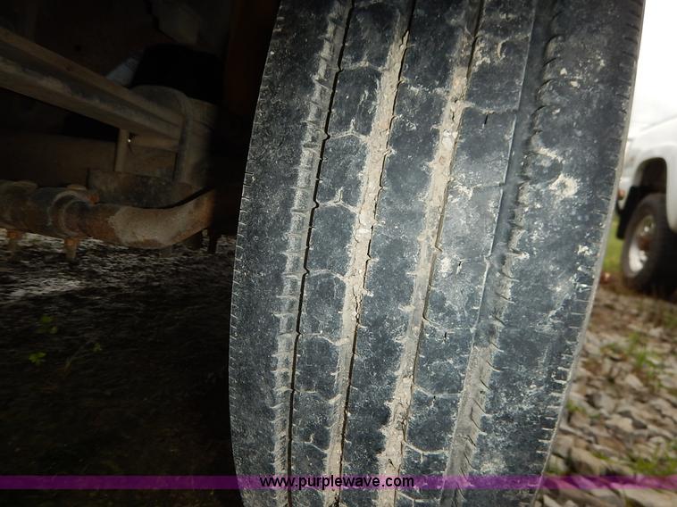 image for item K1502 2000 Ford F550 Super Duty Crew Cab truck cab and chassis