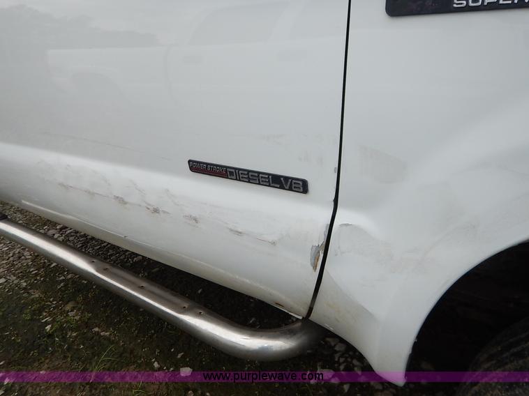 image for item K1502 2000 Ford F550 Super Duty Crew Cab truck cab and chassis