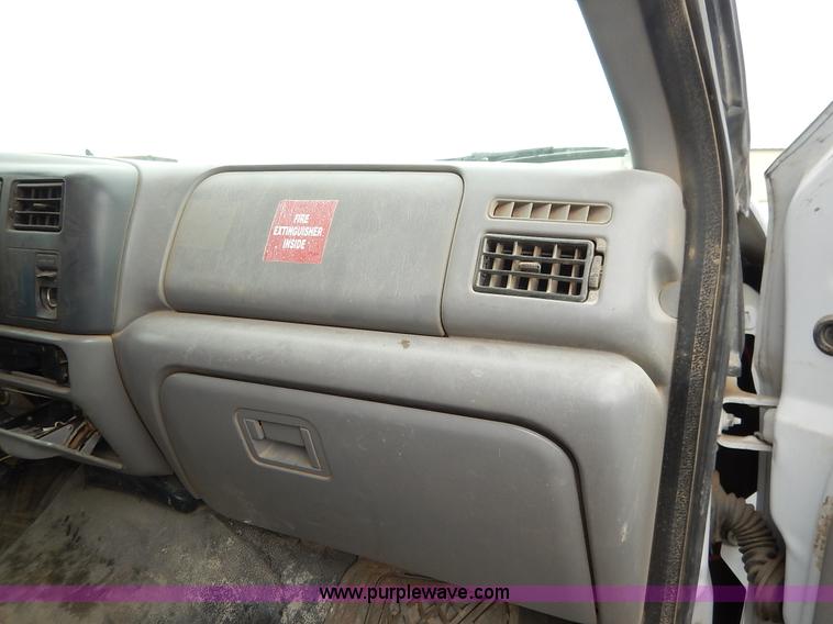 image for item K1502 2000 Ford F550 Super Duty Crew Cab truck cab and chassis