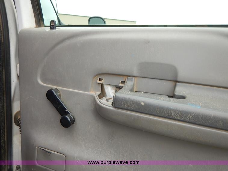 image for item K1502 2000 Ford F550 Super Duty Crew Cab truck cab and chassis