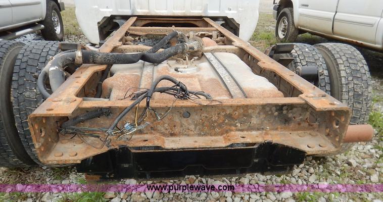 image for item K1502 2000 Ford F550 Super Duty Crew Cab truck cab and chassis