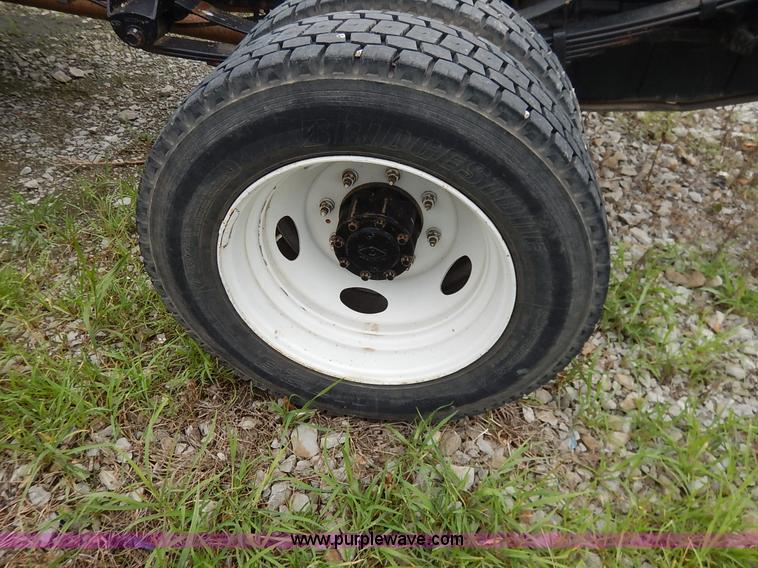 image for item K1502 2000 Ford F550 Super Duty Crew Cab truck cab and chassis