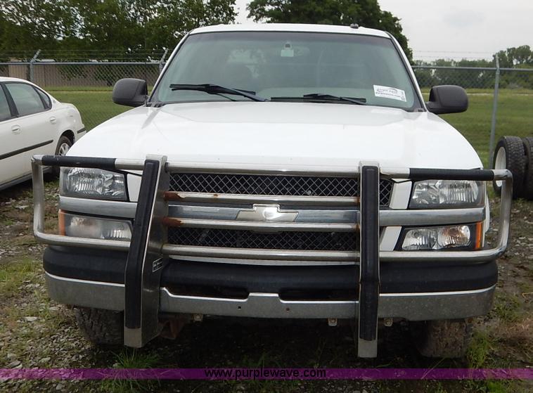 image for item K1503 2003 Chevrolet Silverado 1500HD LT Crew Cab pickup truck