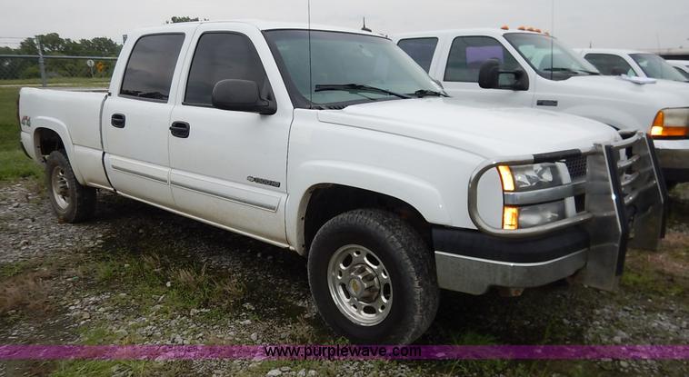 image for item K1503 2003 Chevrolet Silverado 1500HD LT Crew Cab pickup truck