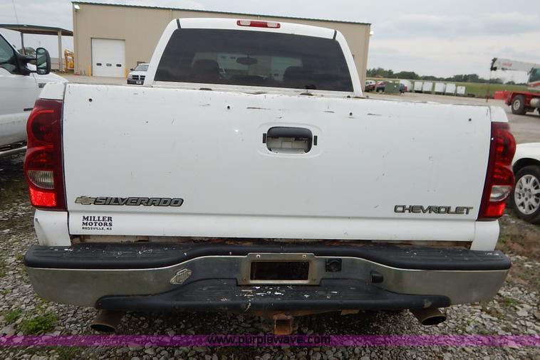 image for item K1503 2003 Chevrolet Silverado 1500HD LT Crew Cab pickup truck