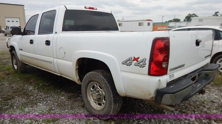 image for item K1503 2003 Chevrolet Silverado 1500HD LT Crew Cab pickup truck