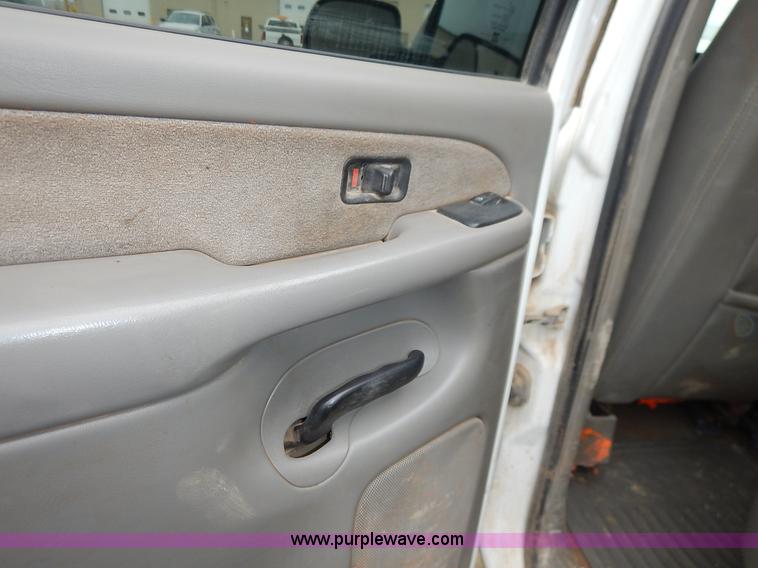 image for item K1503 2003 Chevrolet Silverado 1500HD LT Crew Cab pickup truck