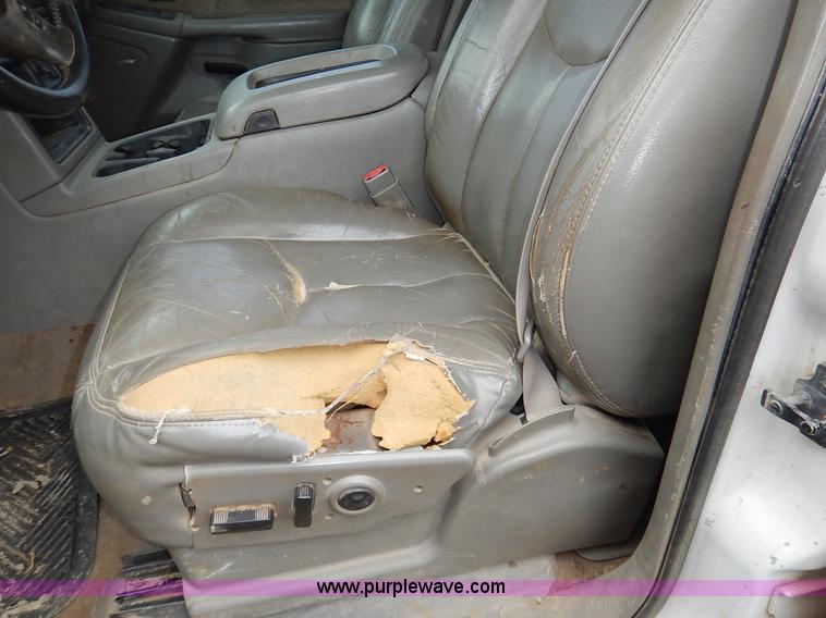 image for item K1503 2003 Chevrolet Silverado 1500HD LT Crew Cab pickup truck