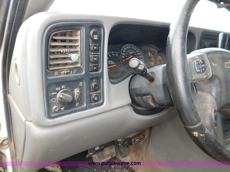 image for item K1503 2003 Chevrolet Silverado 1500HD LT Crew Cab pickup truck