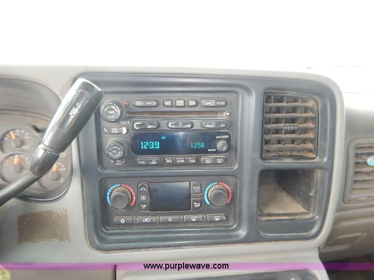 image for item K1503 2003 Chevrolet Silverado 1500HD LT Crew Cab pickup truck