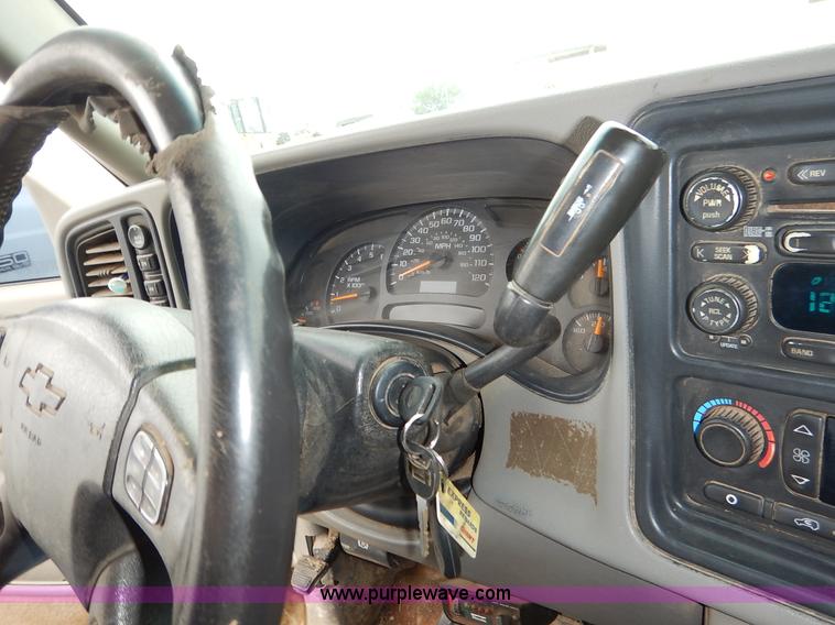 image for item K1503 2003 Chevrolet Silverado 1500HD LT Crew Cab pickup truck