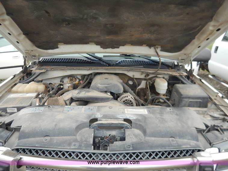 image for item K1503 2003 Chevrolet Silverado 1500HD LT Crew Cab pickup truck