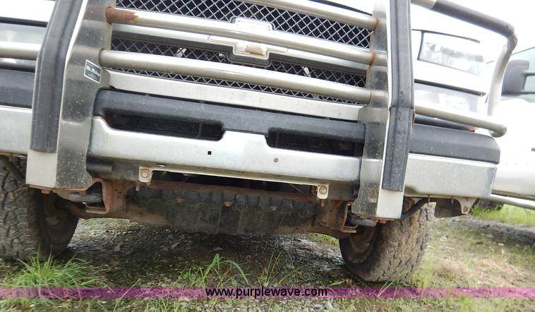 image for item K1503 2003 Chevrolet Silverado 1500HD LT Crew Cab pickup truck