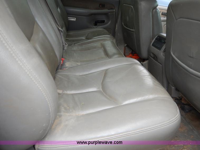 image for item K1503 2003 Chevrolet Silverado 1500HD LT Crew Cab pickup truck