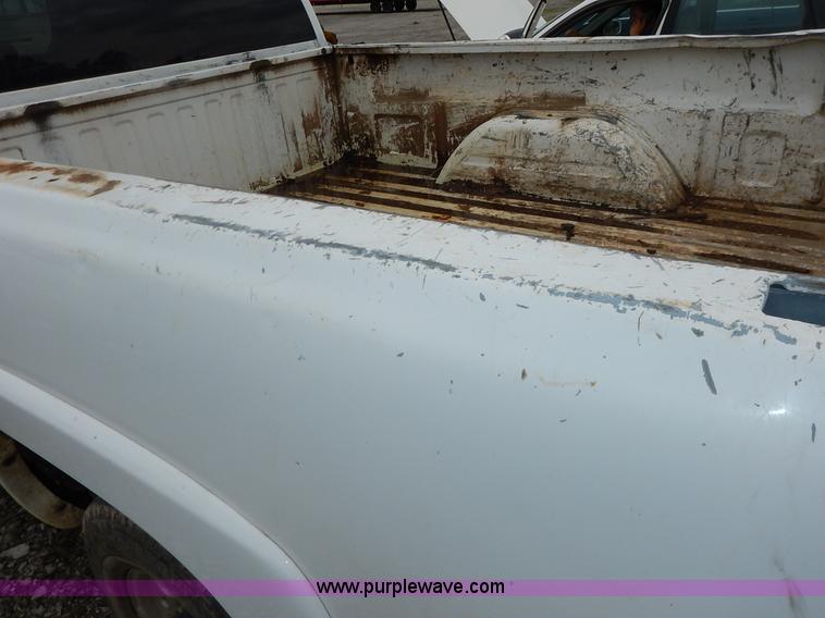 image for item K1503 2003 Chevrolet Silverado 1500HD LT Crew Cab pickup truck