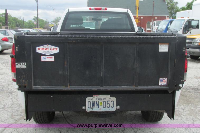 image for item K5064 2009 GMC Sierra 1500 pickup truck