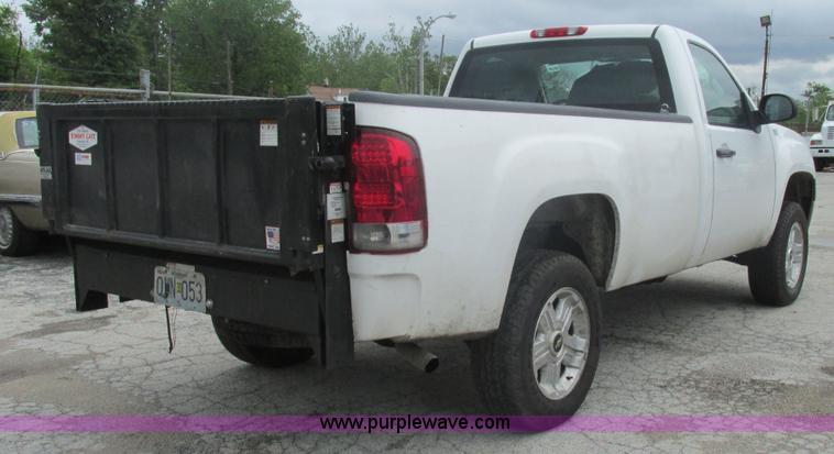 image for item K5064 2009 GMC Sierra 1500 pickup truck