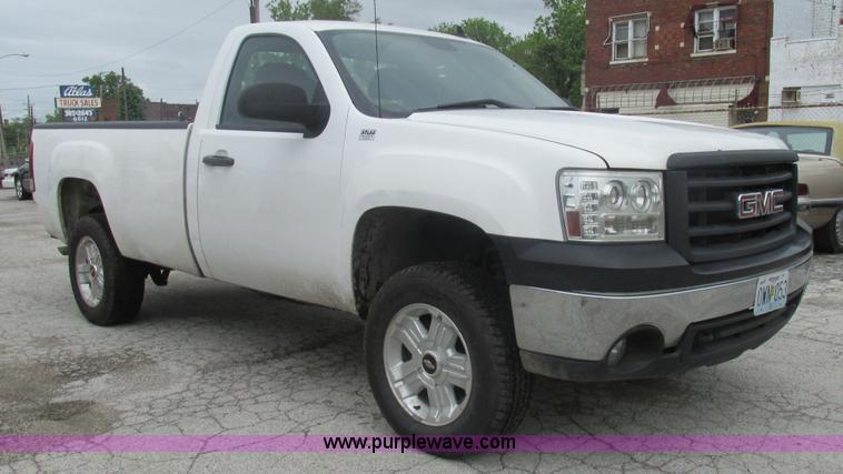 image for item K5064 2009 GMC Sierra 1500 pickup truck