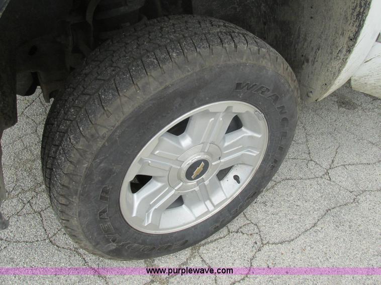 image for item K5064 2009 GMC Sierra 1500 pickup truck