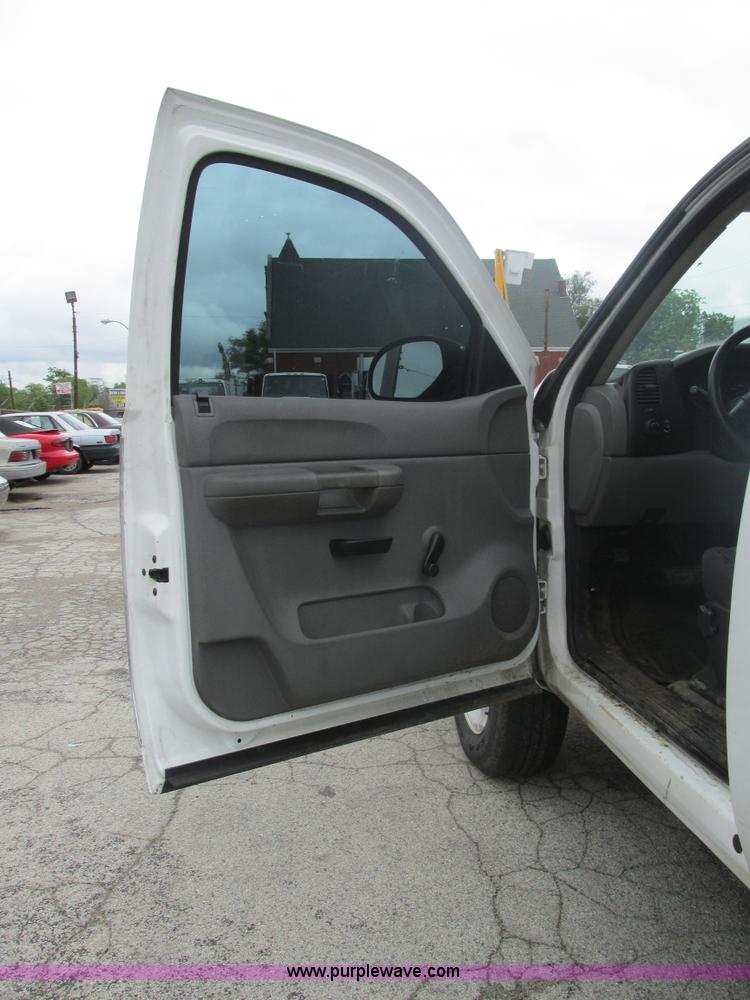 image for item K5064 2009 GMC Sierra 1500 pickup truck