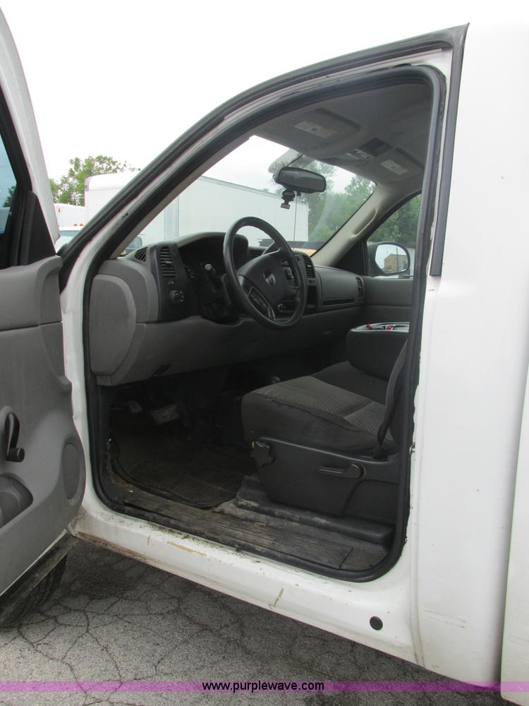 image for item K5064 2009 GMC Sierra 1500 pickup truck