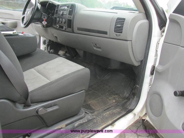 image for item K5064 2009 GMC Sierra 1500 pickup truck