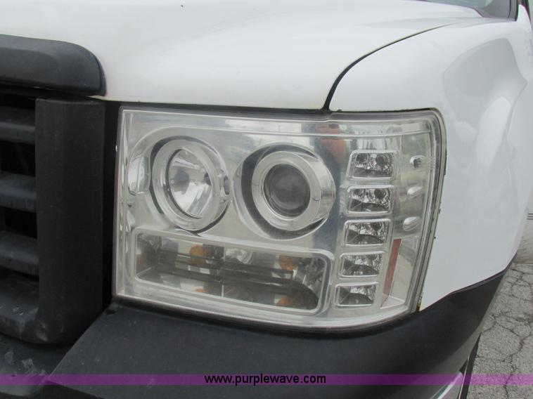 image for item K5064 2009 GMC Sierra 1500 pickup truck