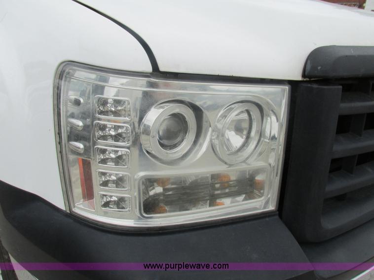 image for item K5064 2009 GMC Sierra 1500 pickup truck