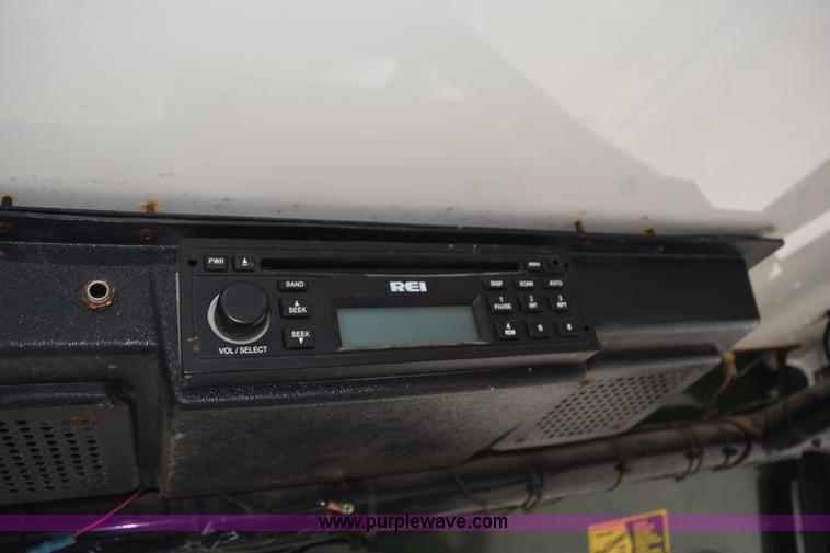 image for item K6109 2000 Kawasaki Mule utility vehicle