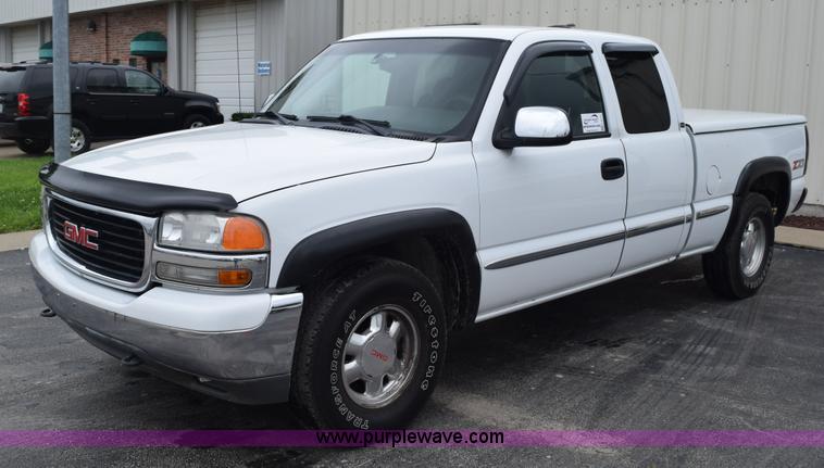 image for item K6110 2002 GMC Sierra 1500 Ext. Cab pickup truck
