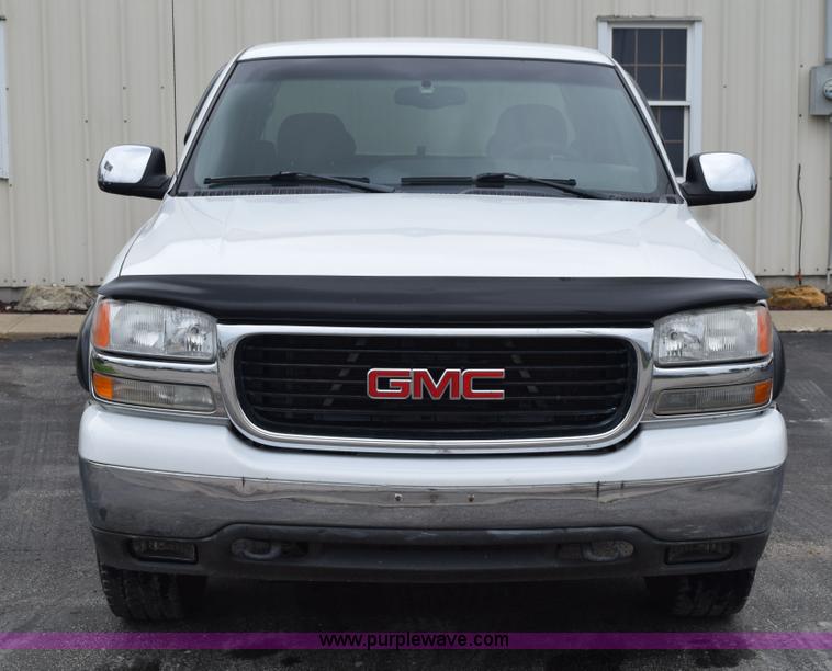 image for item K6110 2002 GMC Sierra 1500 Ext. Cab pickup truck