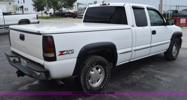 image for item K6110 2002 GMC Sierra 1500 Ext. Cab pickup truck