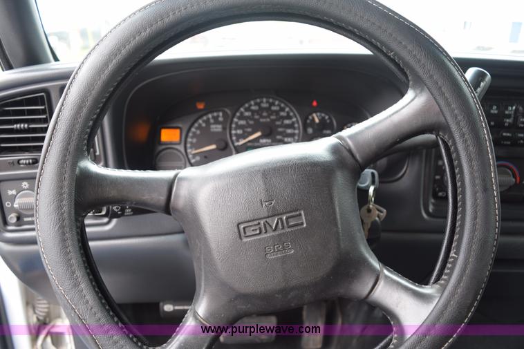 image for item K6110 2002 GMC Sierra 1500 Ext. Cab pickup truck