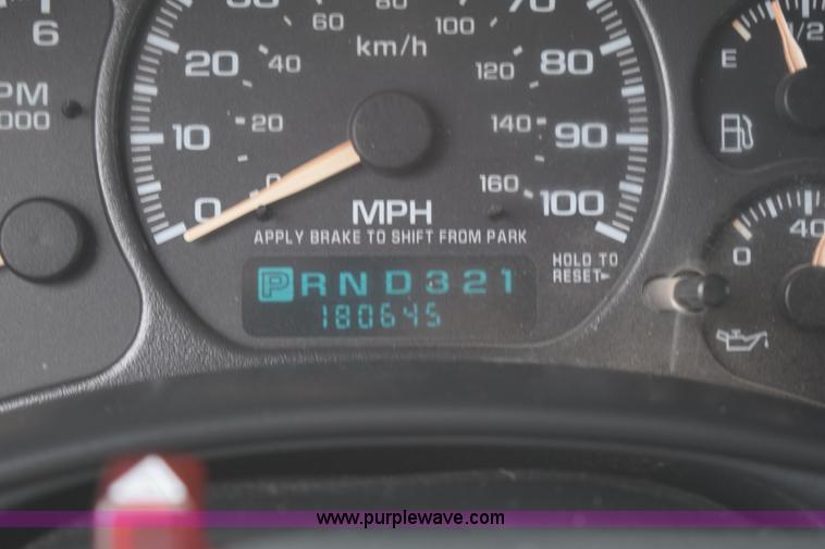 image for item K6110 2002 GMC Sierra 1500 Ext. Cab pickup truck