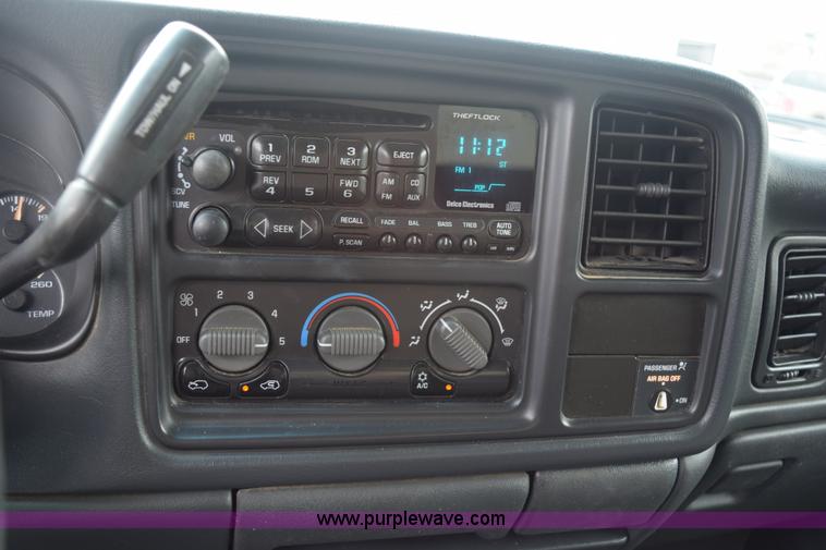 image for item K6110 2002 GMC Sierra 1500 Ext. Cab pickup truck