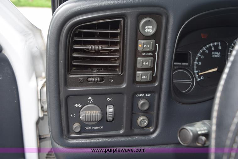 image for item K6110 2002 GMC Sierra 1500 Ext. Cab pickup truck