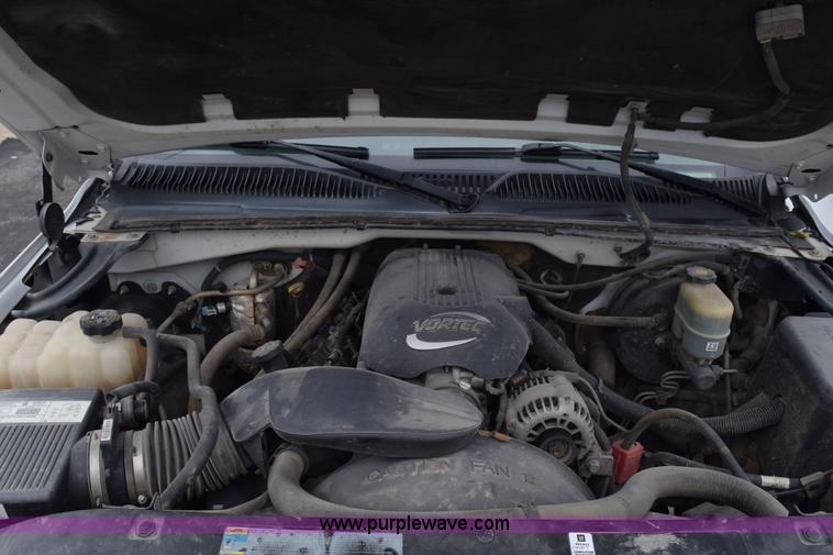 image for item K6110 2002 GMC Sierra 1500 Ext. Cab pickup truck