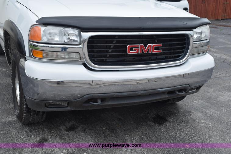 image for item K6110 2002 GMC Sierra 1500 Ext. Cab pickup truck
