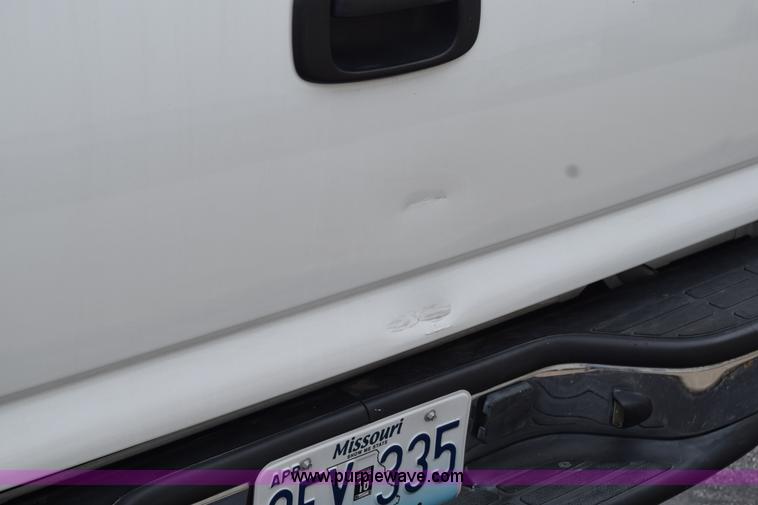 image for item K6110 2002 GMC Sierra 1500 Ext. Cab pickup truck