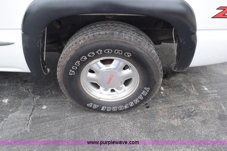 image for item K6110 2002 GMC Sierra 1500 Ext. Cab pickup truck