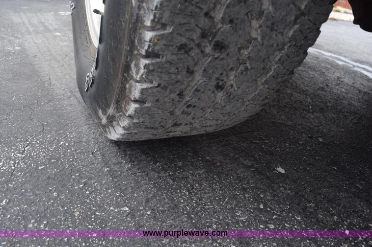 image for item K6110 2002 GMC Sierra 1500 Ext. Cab pickup truck