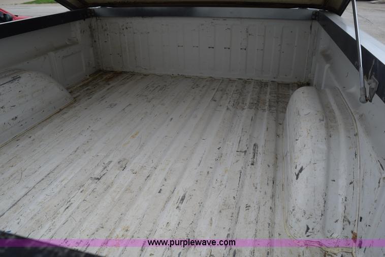 image for item K6110 2002 GMC Sierra 1500 Ext. Cab pickup truck