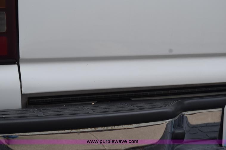 image for item K6110 2002 GMC Sierra 1500 Ext. Cab pickup truck