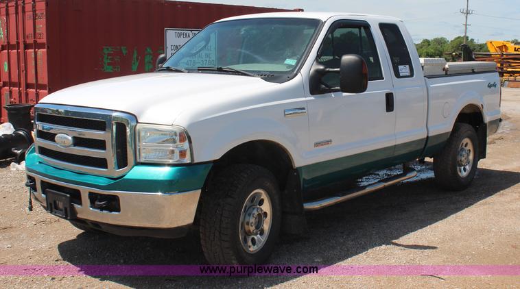 image for item K6904 2005 Ford F250 Super Duty XLT SuperCab pickup truck