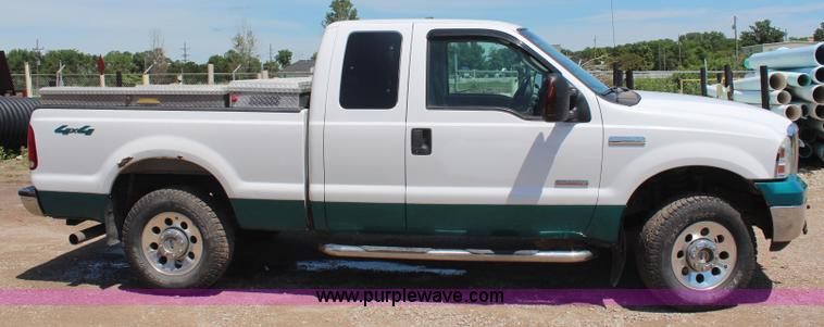 image for item K6904 2005 Ford F250 Super Duty XLT SuperCab pickup truck