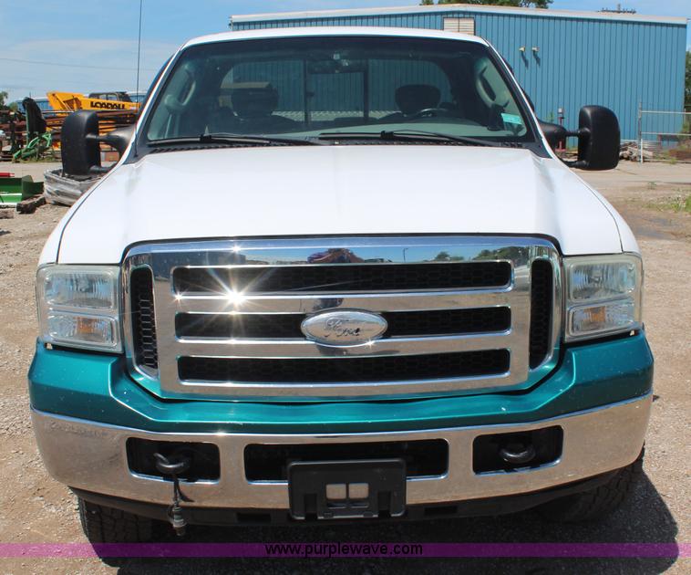 image for item K6904 2005 Ford F250 Super Duty XLT SuperCab pickup truck