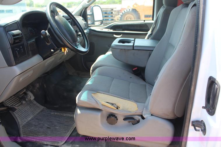 image for item K6904 2005 Ford F250 Super Duty XLT SuperCab pickup truck