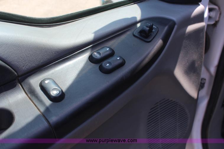 image for item K6904 2005 Ford F250 Super Duty XLT SuperCab pickup truck