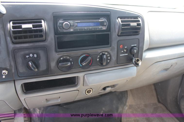 image for item K6904 2005 Ford F250 Super Duty XLT SuperCab pickup truck