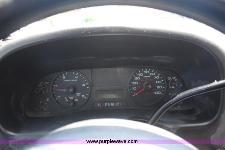 image for item K6904 2005 Ford F250 Super Duty XLT SuperCab pickup truck